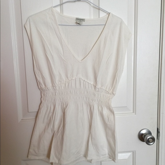 Banana Republic Tops - Banana republic cream t-shirt